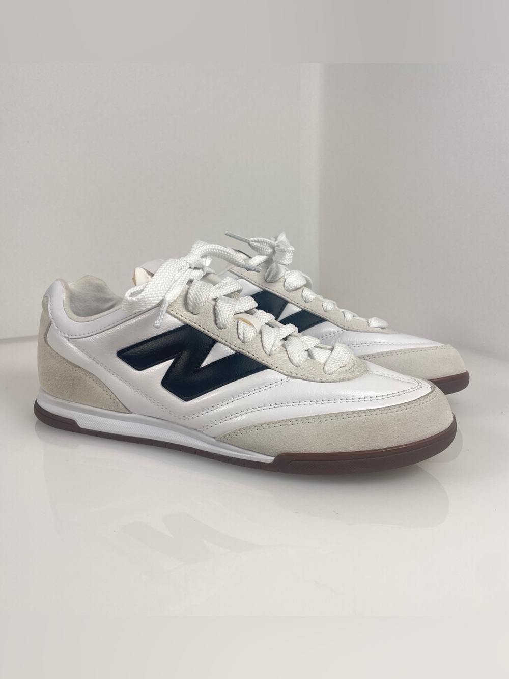 Women's New Balance RC42 Low Top Lace-Up White Leather Sneaker Sz 9.5